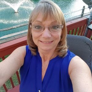 Meet your Posher, Debbie